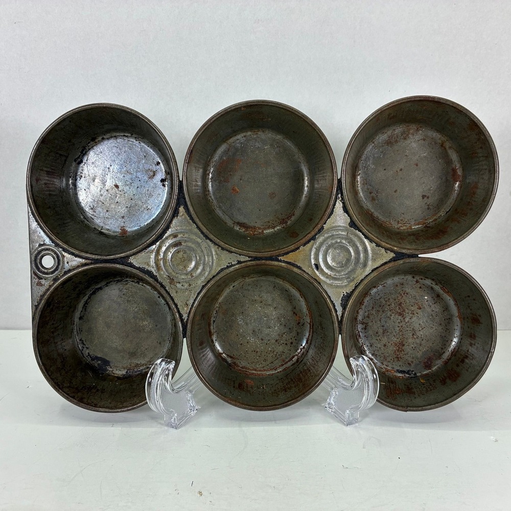 Vintage 6 Cup Muffin Tin Metal Baking Pan Rustic Farmhouse Primitive Decor 9.5in